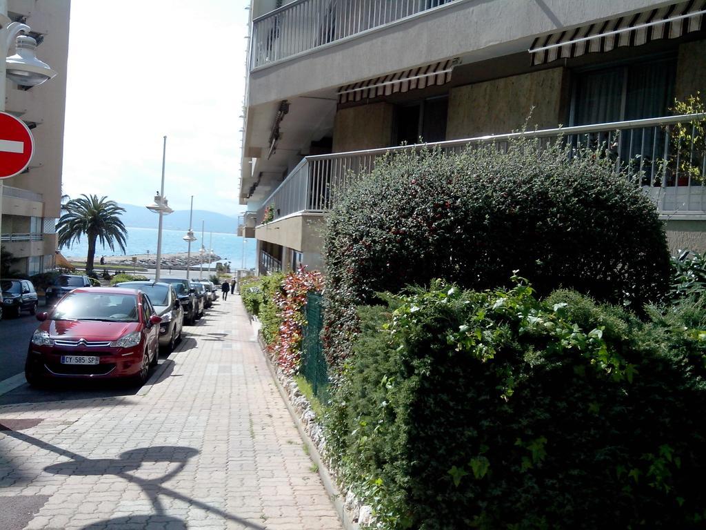 Appartement Promenade Des Bains Saint-Raphael  Exterior photo